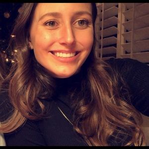 Meet your Posher, Olivia